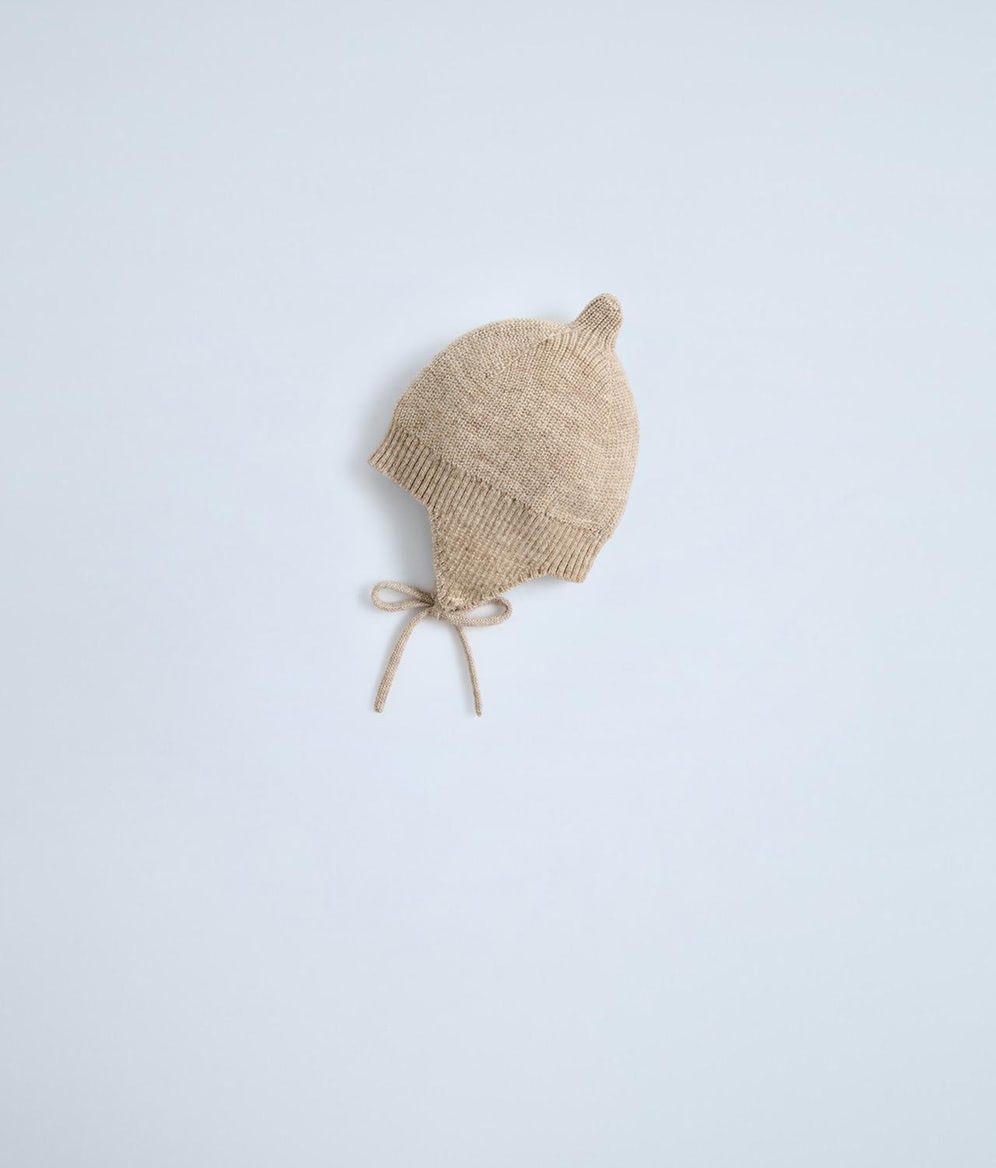 Knit bonnet